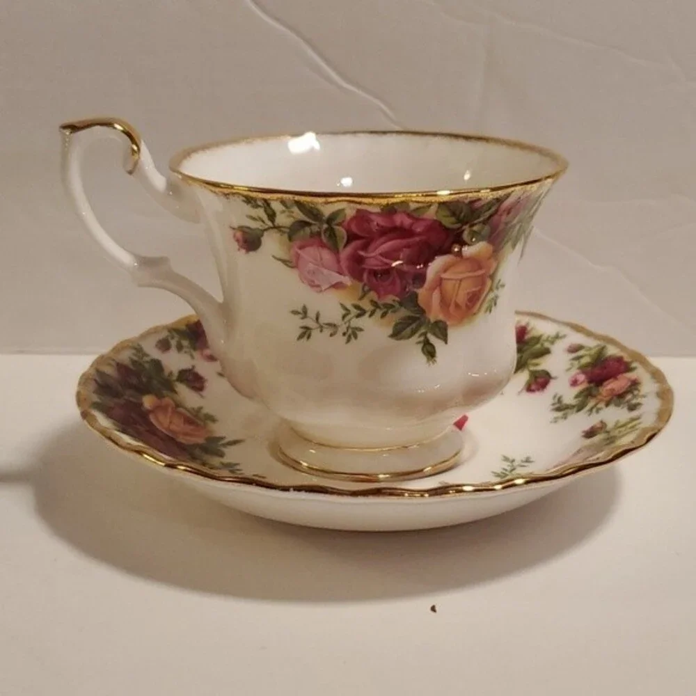 Royal Albert 🌹 royal